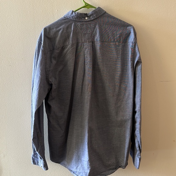 Tommy Hilfiger button down - Picture 5 of 5